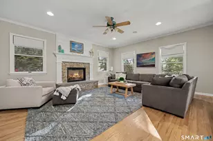 35 S Benson Commons, Fairfield, CT 06824 - Photo 6