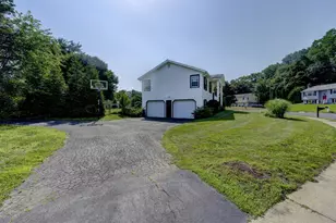 40 Sand Hill Rd, Bristol, CT 06010 - Photo 38