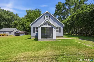 32 Dickerman Ave, Windsor Locks, CT 06096 - Photo 2