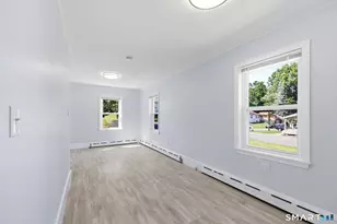 32 Dickerman Ave, Windsor Locks, CT 06096 - Photo 16