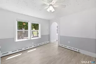 32 Dickerman Ave, Windsor Locks, CT 06096 - Photo 12