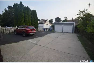 807 Brewster Street, Bridgeport, CT 06605 - Photo 12
