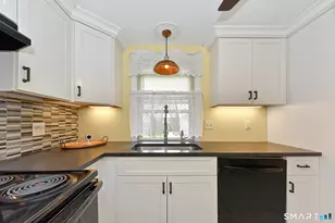 39 Gary St, Bridgeport, CT 06610 - Photo 4