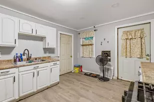 57 Wilkinson St, Putnam, CT 06260 - Photo 10