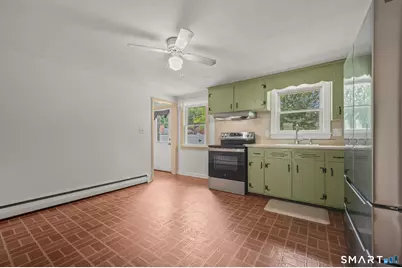124 Hepworth Street, Bristol, CT 06010 - Photo 8