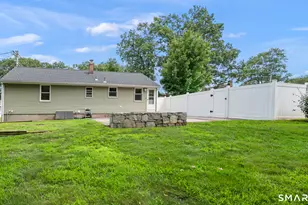 124 Hepworth St, Bristol, CT 06010 - Photo 4
