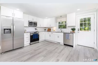 124 Grove Street, Windsor, CT 06095 - Photo 2