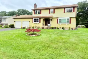 46 Lincoln Way, Windsor, CT 06095 - Photo 2
