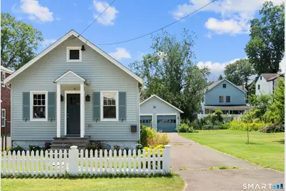 16 Saint Charles Avenue, Stamford, CT 06907 - Photo 2