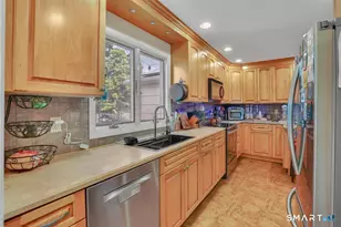 46 Crestridge Dr, Vernon, CT 06066 - Photo 4