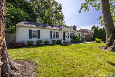 29 Sutton Drive West, Stamford, CT 06906 - Photo 2