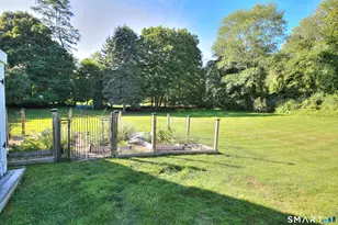 1170 Hillside Rd, Fairfield, CT 06824 - Photo 22