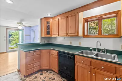 16 Lake Street, Burlington, CT 06013 - Photo 8