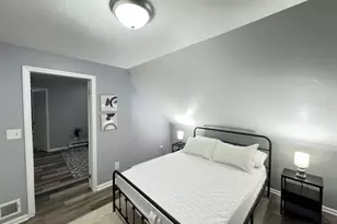 21 Pond Lily Ave, New Haven, CT 06515 - Photo 10