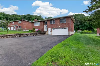 124 Judith Lane, Waterbury, CT 06704 - Photo 2