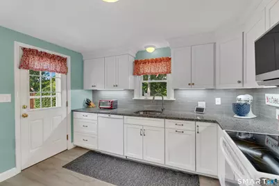47 Earl Street, Manchester, CT 06040 - Photo 14