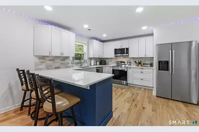 247 Eckart Street, Bridgeport, CT 06606 - Photo 6