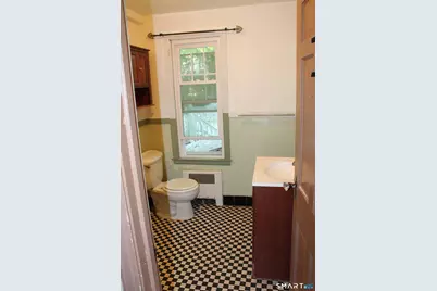 26 Edgewood Street, Meriden, CT 06451 - Photo 34