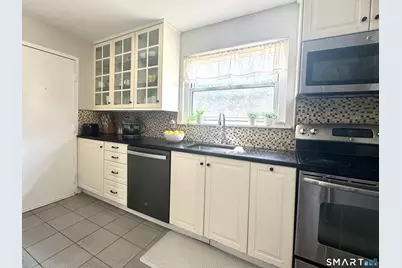 502 Oak Avenue #17, Cheshire, CT 06410 - Photo 4