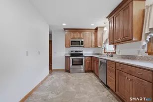 20 Breault St, Putnam, CT 06260 - Photo 6