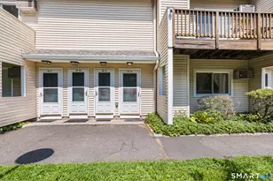 8 Rose Ln, Danbury, CT 06811 - Photo 2
