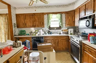 169 Lincolndale Dr, Waterbury, CT 06704 - Photo 6
