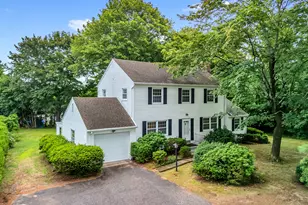 129 Chesterfield Rd, East Lyme, CT 06333 - Photo 1
