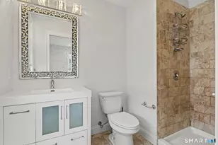 111 Vanguard St, Bridgeport, CT 06606 - Photo 16