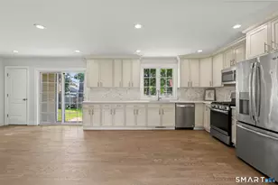 111 Vanguard St, Bridgeport, CT 06606 - Photo 6