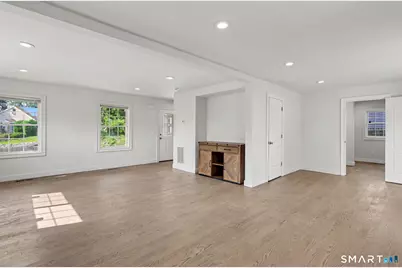 111 Vanguard Street, Bridgeport, CT 06606 - Photo 10