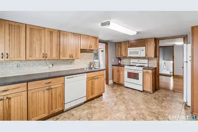 34 Lake Avenue, Trumbull, CT 06611 - Photo 18