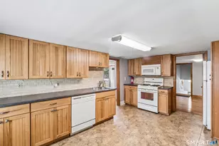 34 Lake Ave, Trumbull, CT 06611 - Photo 18