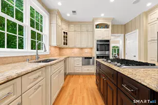 4 Whitewood Rd, Newtown, CT 06470 - Photo 12