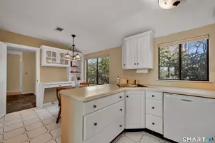14 Canterbury Ln, Avon, CT 06001 - Photo 4