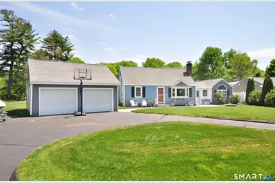 26 Village Road, Simsbury, CT 06070 - Photo 2