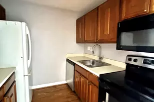 90 Kane St, West Hartford, CT 06119 - Photo 6