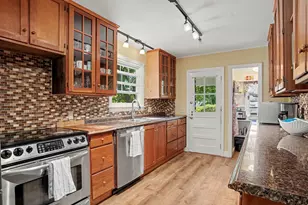 10 Crest Rd, Danbury, CT 06811 - Photo 10