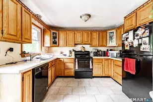 15 Roarke Rd, North Haven, CT 06473 - Photo 8