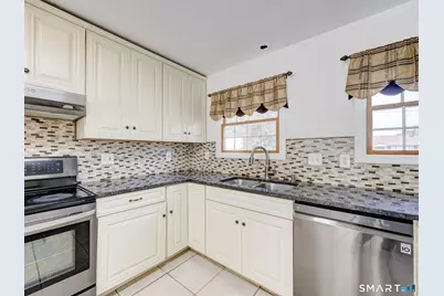 29 Fenwood Avenue, West Hartford, CT 06110 - Photo 2