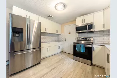 82 Sande Avenue, Waterbury, CT 06706 - Photo 8