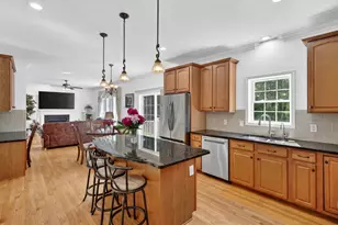 20 Upper Kensington Dr, East Lyme, CT 06333 - Photo 4