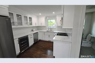 42 Poe Court, Fairfield, CT 06825 - Photo 1