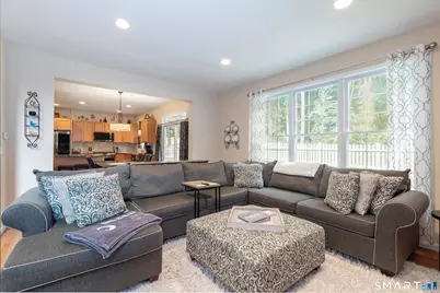8 Minuteman Circle #8, Southbury, CT 06488 - Photo 6