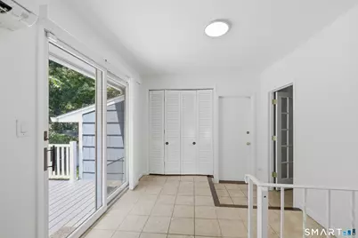 207 Barncroft Road, Stamford, CT 06902 - Photo 10