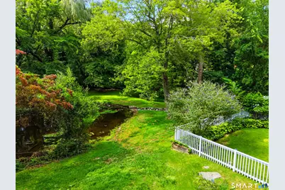 207 Barncroft Road, Stamford, CT 06902 - Photo 32