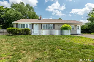 124 Sherman Rd, Enfield, CT 06082 - Photo 2