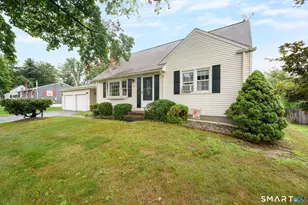 25 Litchfield Dr, Enfield, CT 06082 - Photo 2