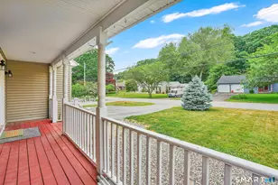 371 Tyler Ave, Groton, CT 06340 - Photo 2