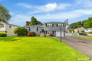 35 Wedgewood Dr, Waterbury, CT 06705 - Photo 1