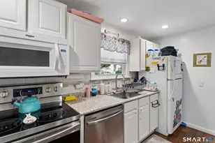 40 Mills Ave, Milford, CT 06460 - Photo 6